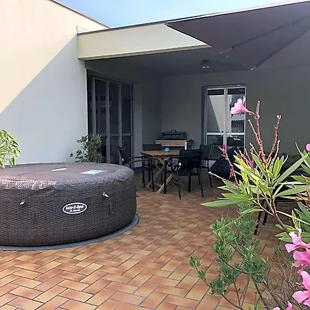 Soulac, Quiet With Everything Good Around Hotel